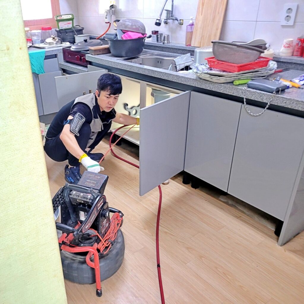 안산 단원구 와동 빌라 하수구막힘 | 싱크대 사용 후 화장실 역류 배관청소 사례