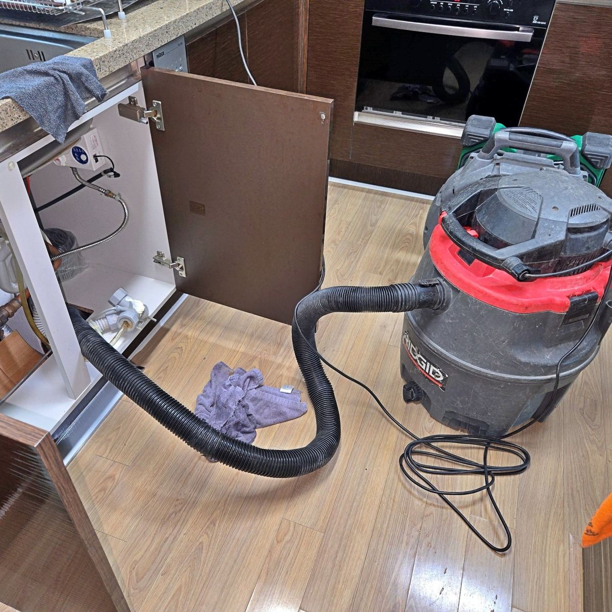 동백동 싱크대 배관청소를 위한 석션 장비 설치